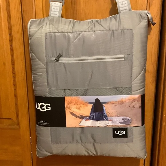 ugg outdoor picnic blanket